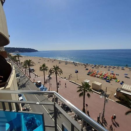 Hostal Lloret Playa リョレート・デ・マル エクステリア 写真